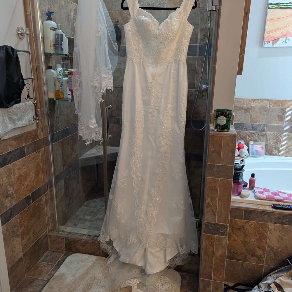 Elegant Lace Wedding Dress